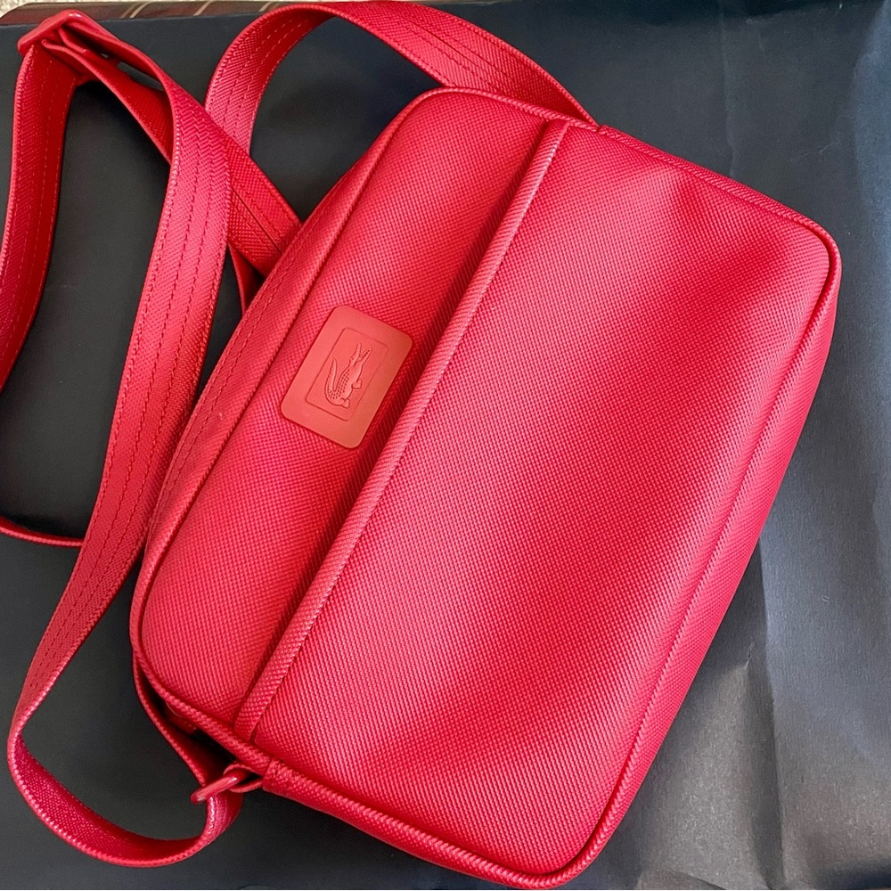 Lacoste, Crossbody bag in red🔥